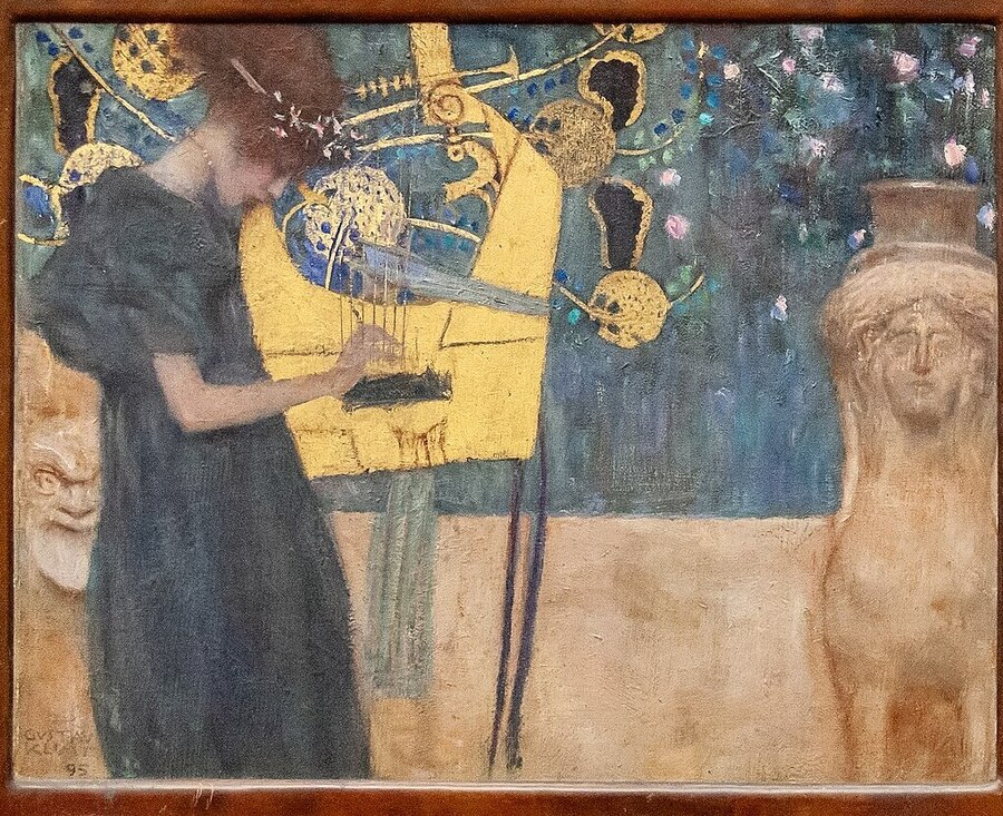 Pintura de una figura tocando una lira, con formas doradas y simbólicas alrededor.
